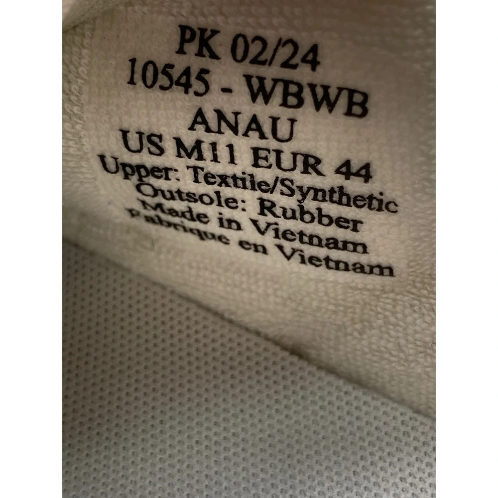 OluKai anau white